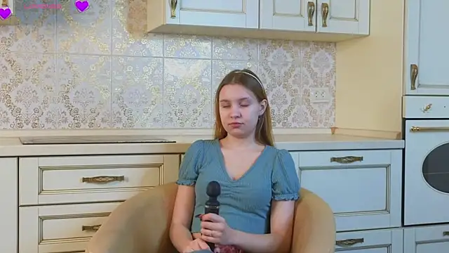 MarindaRuud online show from December 2025 12:04:01 PM