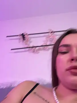 Snapshot of JenniferLouns chatting on October 2025 11:51:01 AM JenniferLouns online show from October 2025 11:51:01 AM