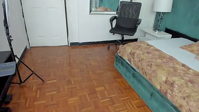 Alanha   online show from November 2025 04:05:02 AM