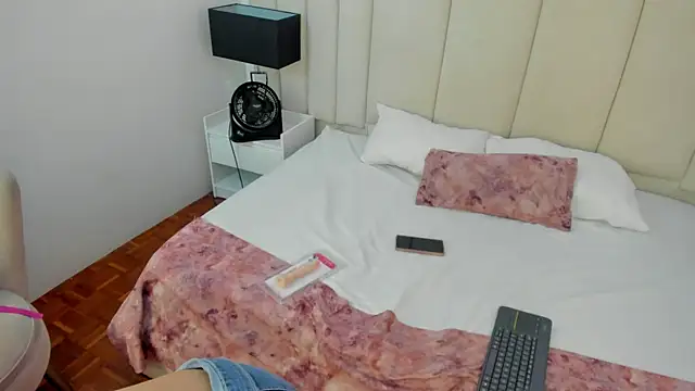 Alanha   online show from November 2025 03:27:02 AM