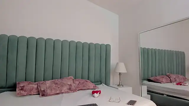 Alanha   online show from November 2025 04:34:02 AM