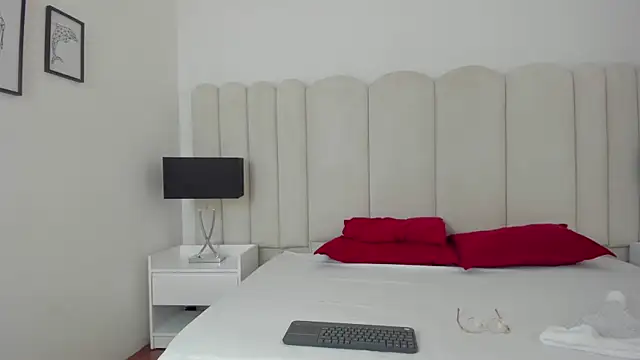 Alanha   online show from December 2025 04:22:01 AM