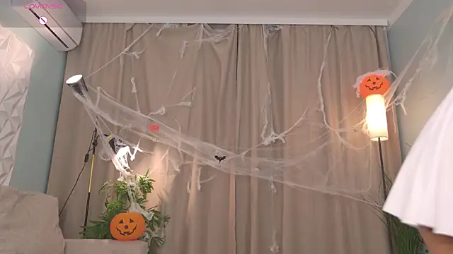 Playful Lia online show from October 2025 02:14:02 PM