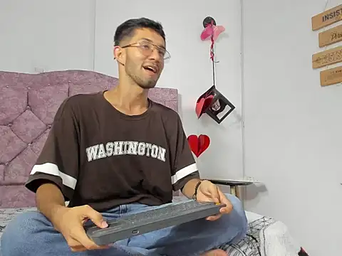 ianthompsoncut online show from October 2025 11:16:01 PM