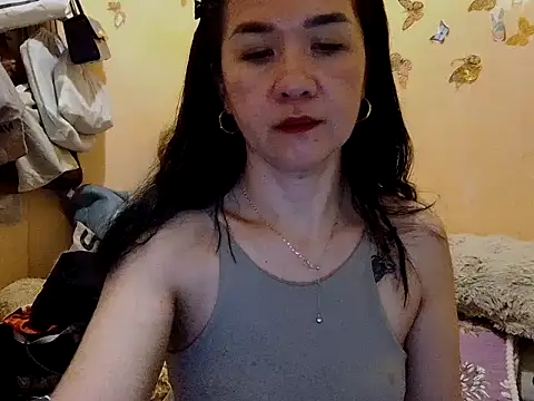 KissHott online show from November 2025 12:31:01 PM