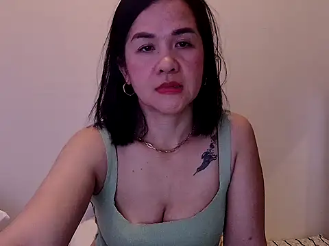 KissHott online show from March 2026 01:38:02 PM