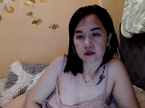 KissHott online show from February 2026 01:55:01 PM