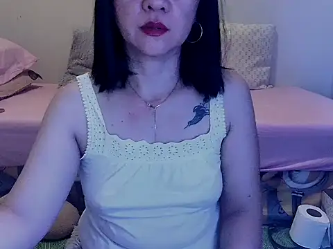 KissHott online show from March 2026 02:06:02 PM