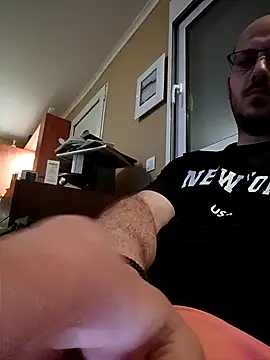 Snapshot of arksex32 chatting on April 2026 08:24:02 PM arksex32 online show from April 2026 08:24:02 PM