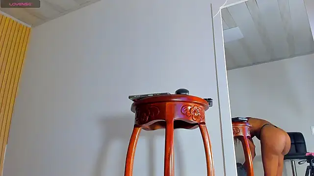 Snapshot of bella_tinkerbell_bahamas chatting on November 2025 08:20:02 PM bella tinkerbell bahamas online show from November 2025 08:20:02 PM