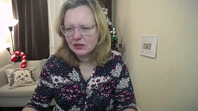 Snapshot of VestaWoody chatting on December 2025 07:18:02 AM VestaWoody online show from December 2025 07:18:02 AM