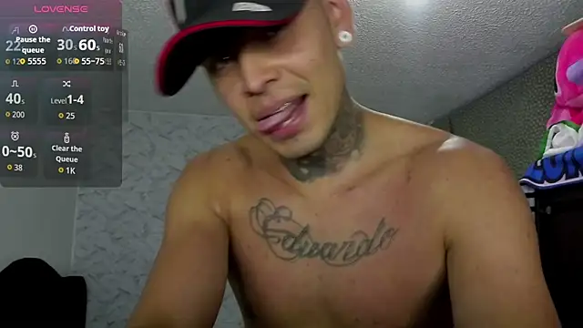 Snapshot of tyler_oconnor chatting on October 2025 12:44:01 AM tyler oconnor online show from October 2025 12:44:01 AM