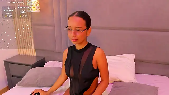 AliceJackkson online show from October 2025 11:45:02 AM