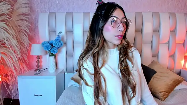 Lizzi hotman online show from October 2025 12:51:02 PM
