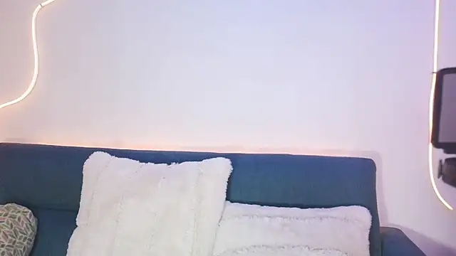 luna valen online show from April 2026 03:53:01 AM