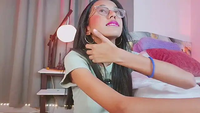 luna valen online show from November 2025 08:19:01 PM