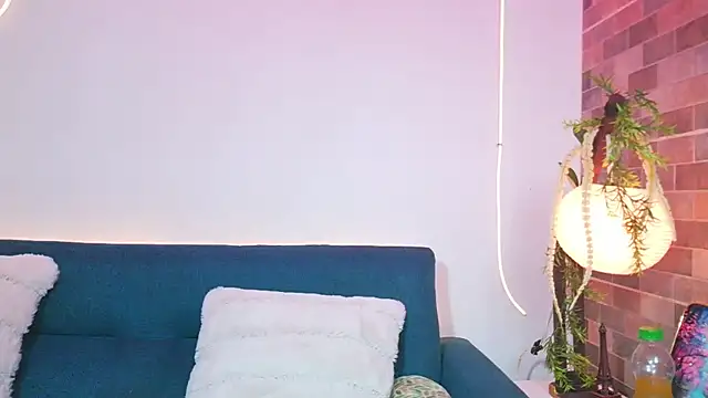 luna valen online show from March 2026 03:18:01 AM