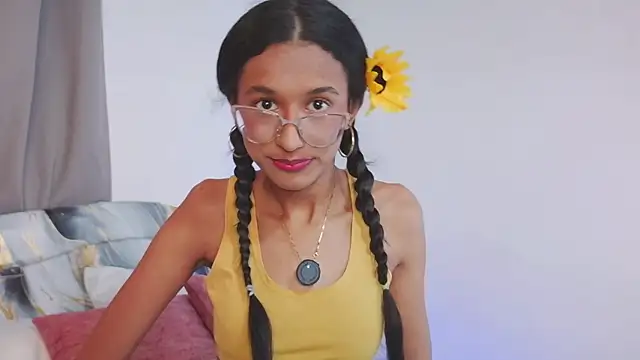 luna valen online show from October 2025 01:10:02 PM