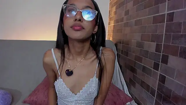 luna valen online show from November 2025 04:16:02 AM