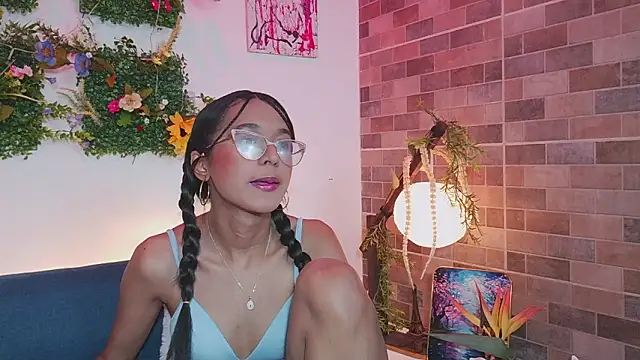 luna valen online show from March 2026 04:39:02 AM