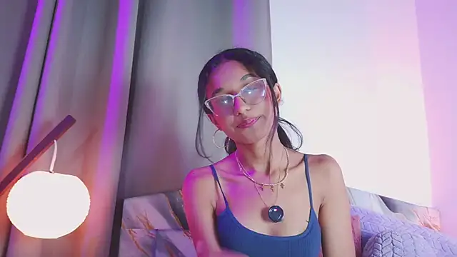 luna valen online show from October 2025 12:50:02 PM