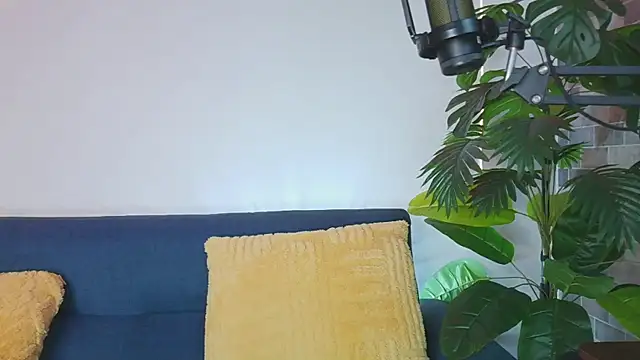 luna valen online show from May 2026 04:09:02 AM