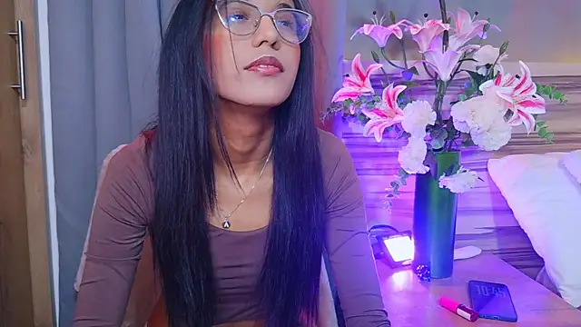 luna valen online show from May 2026 03:46:01 AM