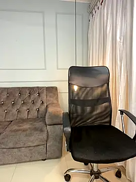 Rose monroee online show from November 2025 07:29:02 PM