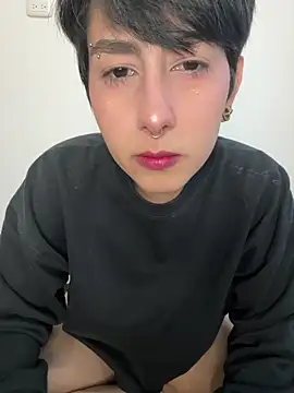 DaisyEmily online show from November 2025 10:46:02 PM