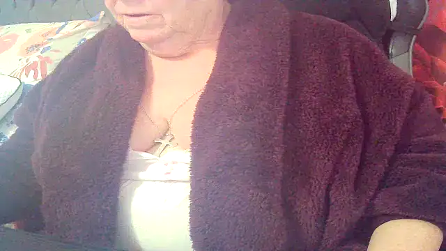 Playful MILF Demi online show from March 2026 10:43:01 PM