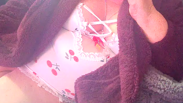 Playful MILF Demi online show from February 2026 10:20:01 PM