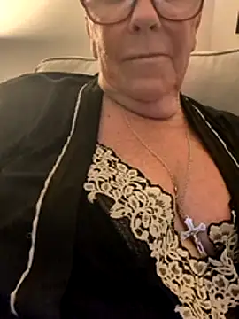 Snapshot of Playful_MILF_Demi chatting on June 2026 09:56:02 PM Playful MILF Demi online show from June 2026 09:56:02 PM