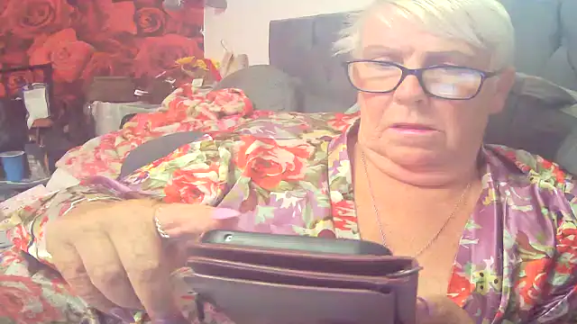 Snapshot of Playful_MILF_Demi chatting on July 2026 08:11:02 AM Playful MILF Demi online show from July 2026 08:11:02 AM