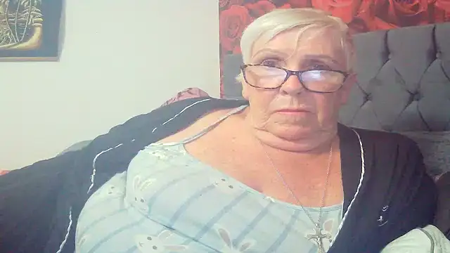Playful MILF Demi online show from May 2026 09:43:01 PM