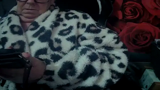 Playful MILF Demi online show from March 2026 02:21:01 PM