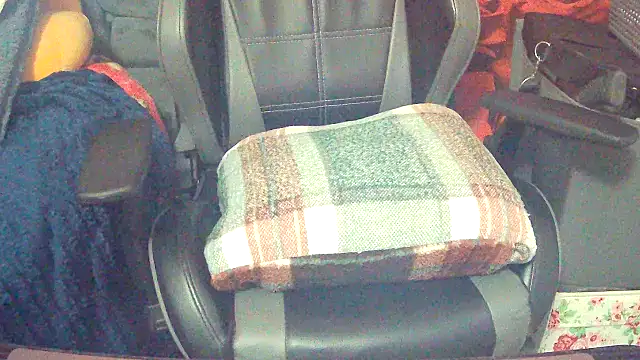 Playful MILF Demi online show from February 2026 10:51:01 PM