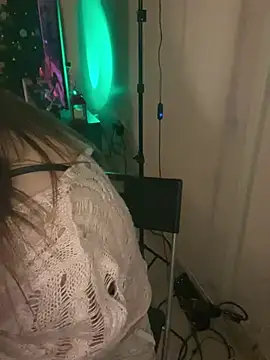 LyraEva online show from February 2026 10:12:02 PM