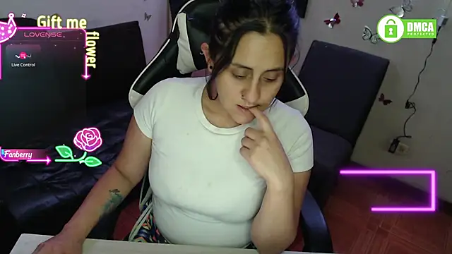 MelRaiise online show from October 2025 11:27:02 PM