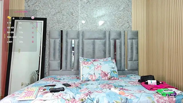 CheatingNeighborr online show from February 2026 07:20:01 PM