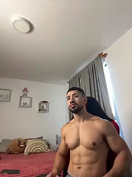 Ezzio Scolaro online show from November 2025 11:26:01 AM