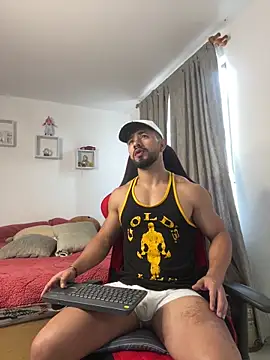 Ezzio Scolaro online show from February 2026 01:32:01 PM