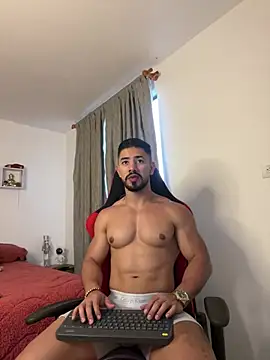 Ezzio Scolaro online show from March 2026 10:11:01 PM