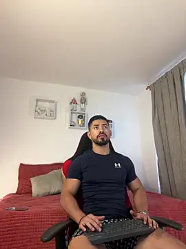 Ezzio Scolaro online show from April 2026 10:27:02 PM