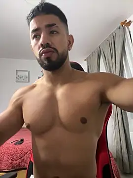 Ezzio Scolaro online show from February 2026 12:54:01 AM