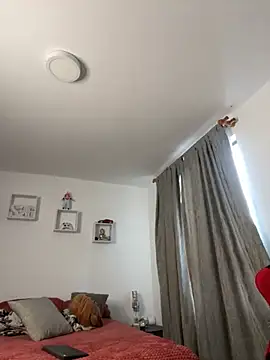 Ezzio Scolaro online show from November 2025 12:27:02 PM