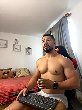 Ezzio Scolaro online show from November 2025 12:27:01 PM