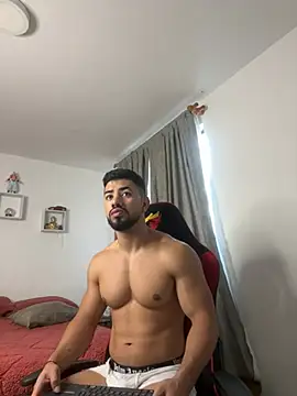 Ezzio Scolaro online show from February 2026 12:17:01 PM