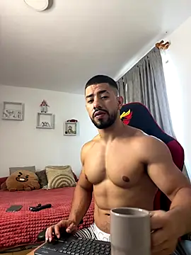 Ezzio Scolaro online show from November 2025 12:10:02 PM