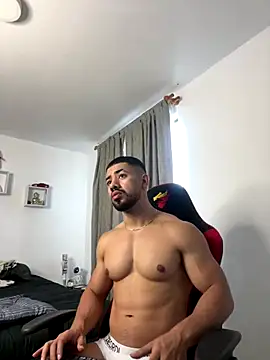 Ezzio Scolaro online show from November 2025 12:09:02 PM