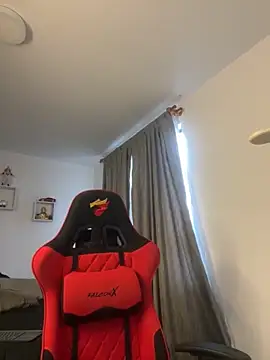 Ezzio Scolaro online show from February 2026 10:10:02 PM